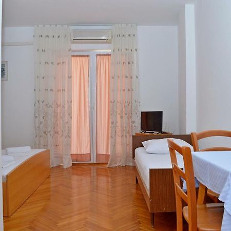 Apartmani Macak II 诺瓦利娅 外观 照片