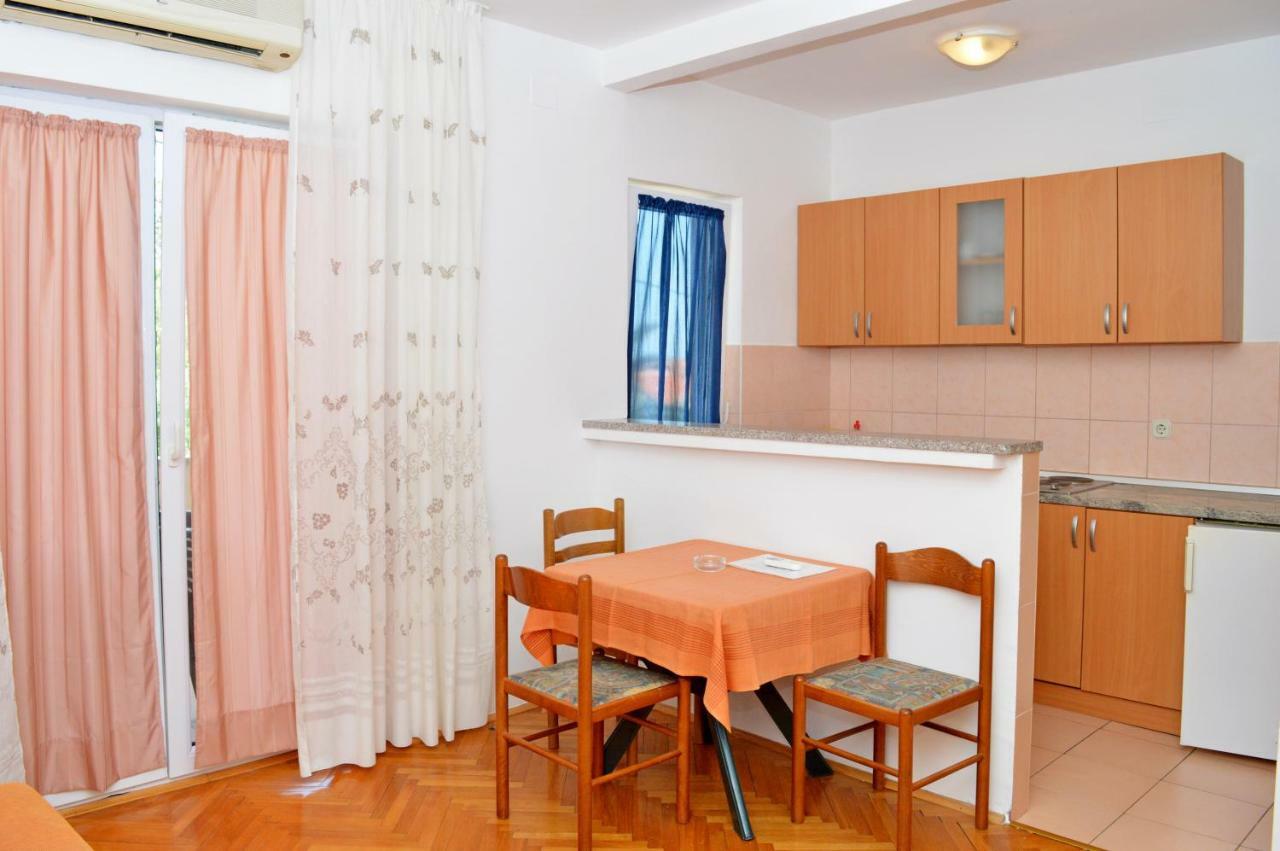 Apartmani Macak II 诺瓦利娅 外观 照片